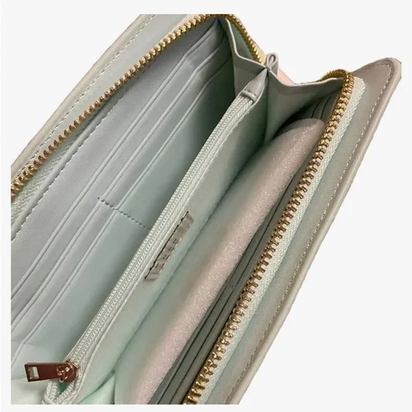 Women’s A New Day Beaut Mint Green Quilted Women's Wallet NWOT - Picture 2 of 3